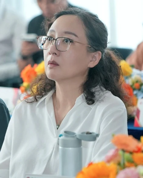 林红,润迅集团首席财务官 · IDC 事业部总经理